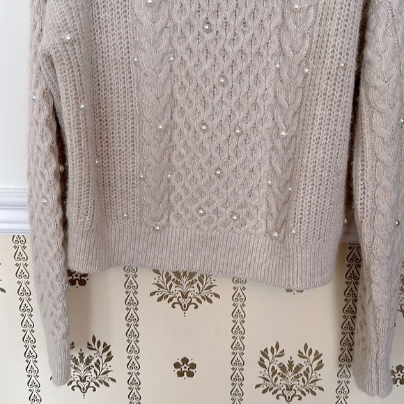 Abercrombie & Fitch Wool Blend Cable Knit XL Neutral Sweater with Pearl Accents - Picture 3 of 13